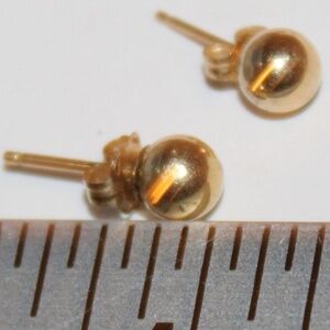 Solid 14K yellow gold marked 14K ball post Earrings Lot# 647